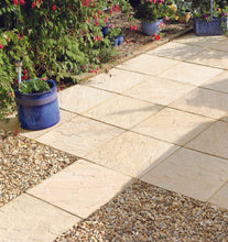 Load image into gallery viewer, Bradstone Edale Paving in Cream
