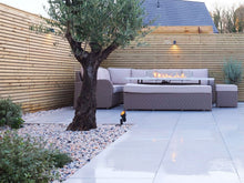 Load image into gallery viewer, Flamingo / Blossom 14-20mm Decorative chippings
